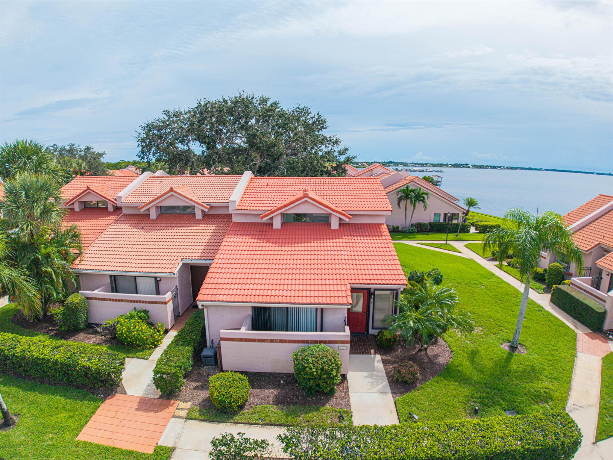 VILLAS OF SANDPIPER BAY U - Residential
