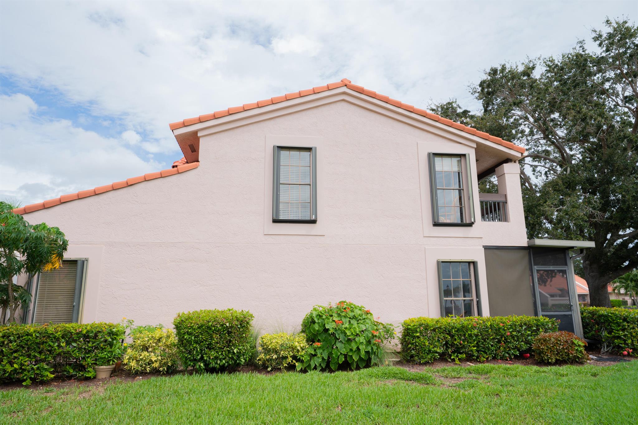 VILLAS OF SANDPIPER BAY U - Residential