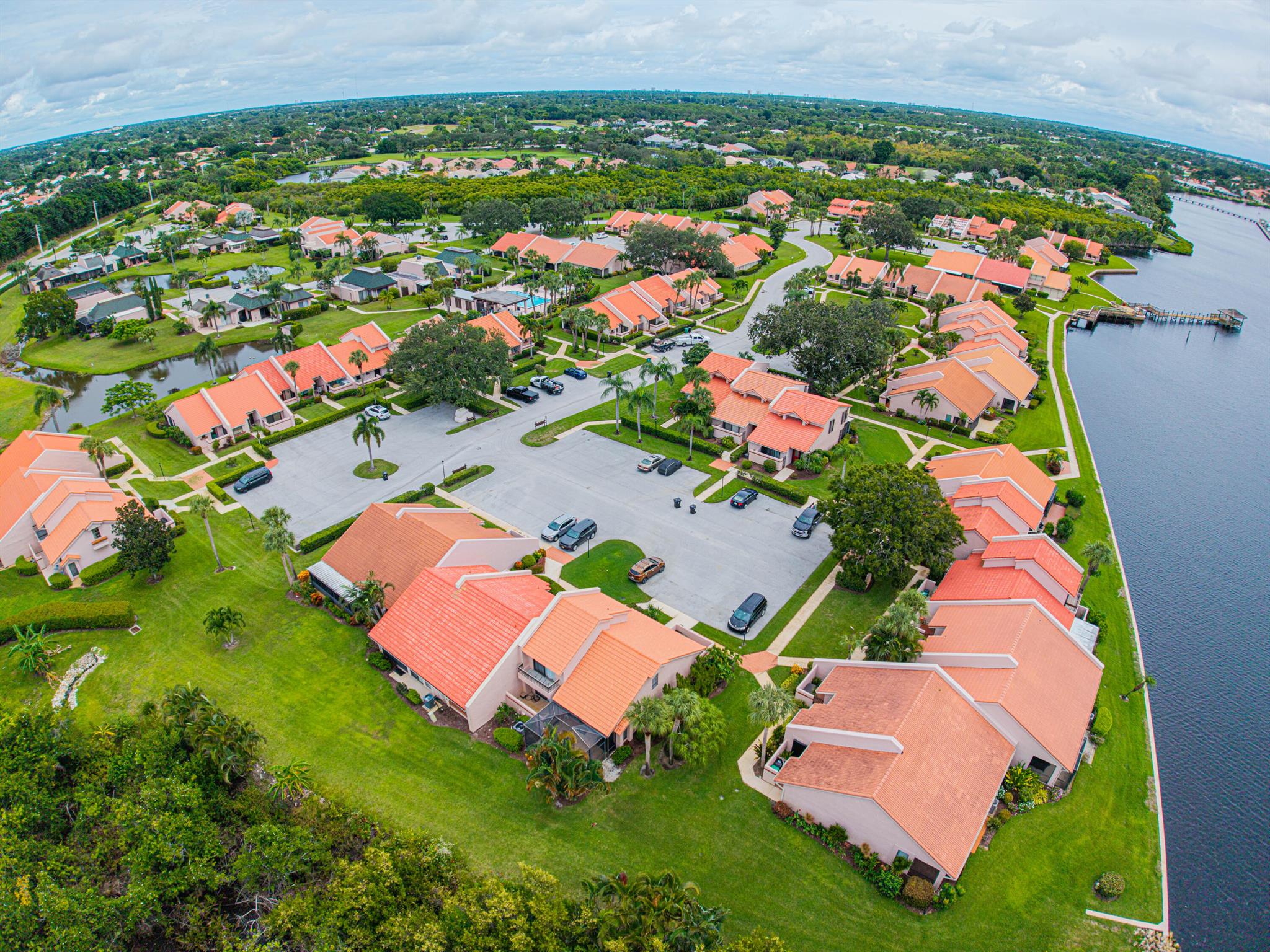 VILLAS OF SANDPIPER BAY U - Residential