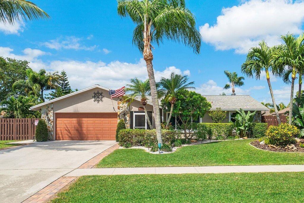 Photo of 7530 Hazelwood Circle Cir, Lake Worth Beach, FL 33467 (MLS # R10791685)