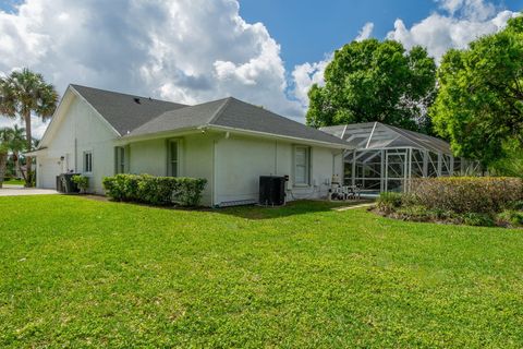 Tiny photo for 15575 Woodmar Court, Wellington, FL 33414 (MLS # B26012915)