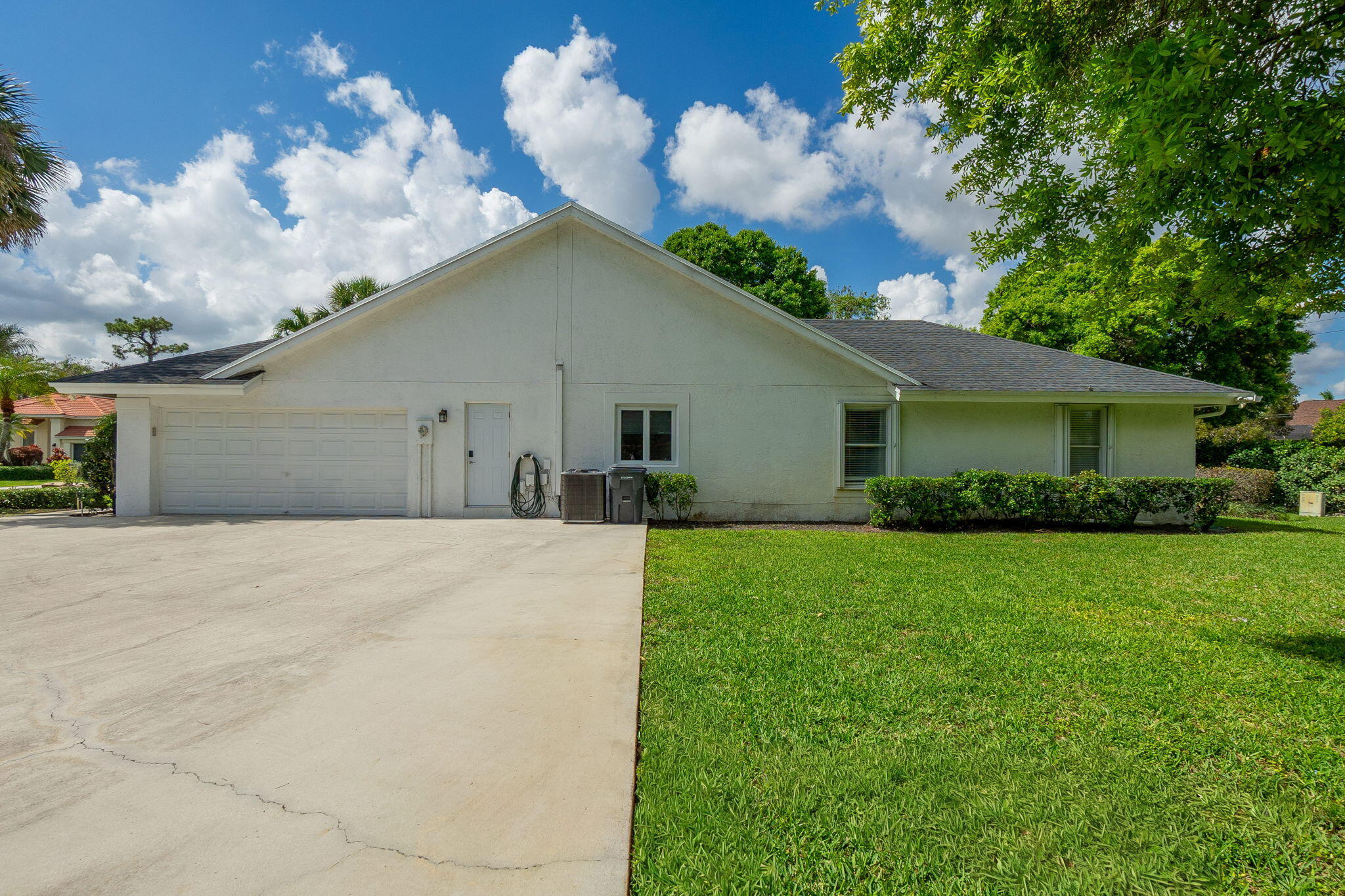 MEADOW WOOD OF THE LANDINGS AT WELLINGTO - Residential