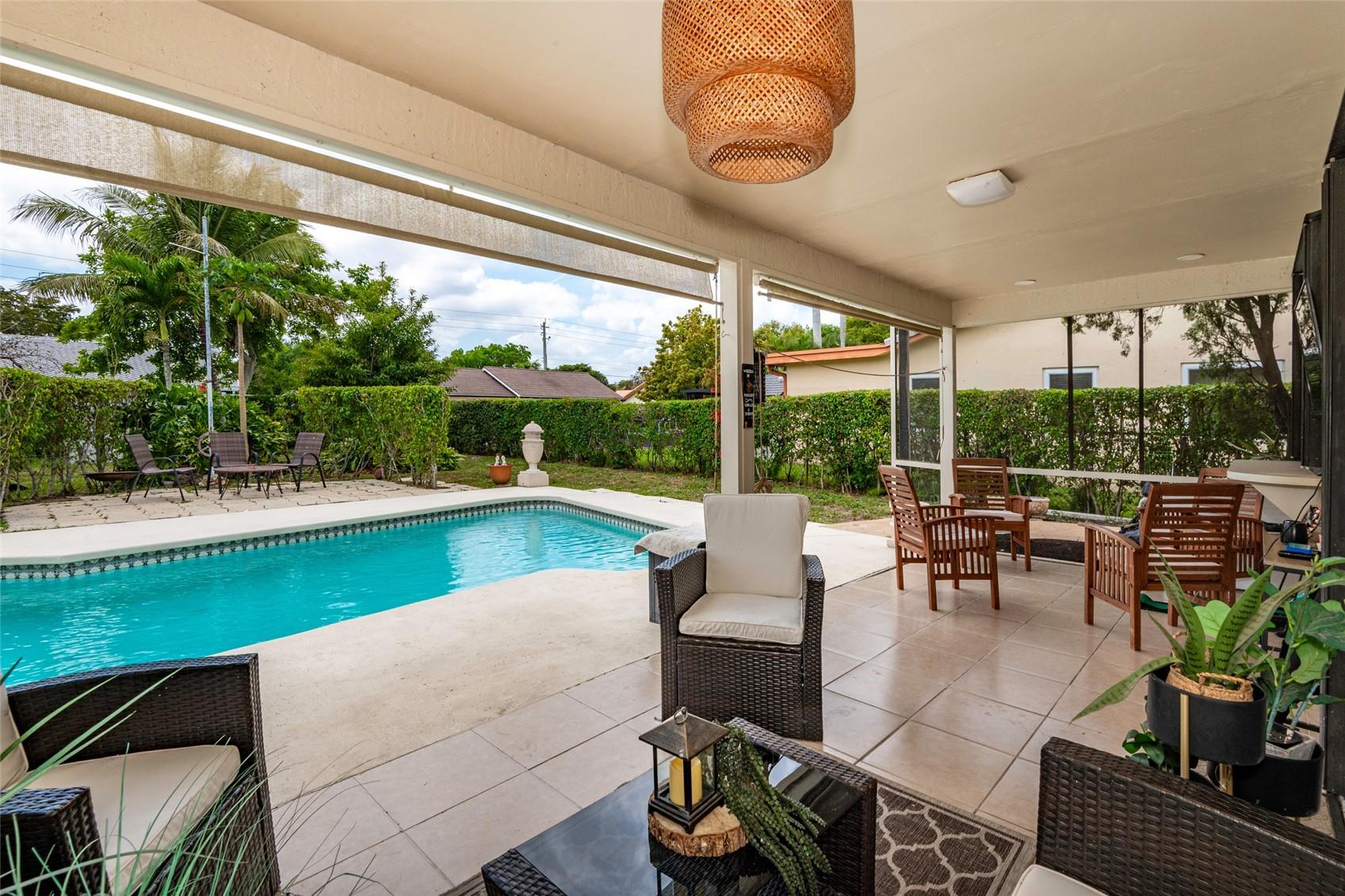 11430 NW 39th Ct, Coral Springs, FL, 33065/$619,950 1 11430 NW 39th Ct