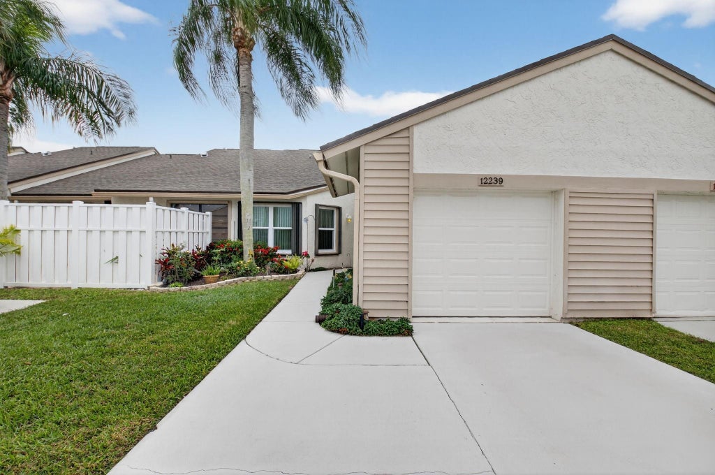 Photo of 12239 Forest Greens Drive #12239, Boynton Beach, FL 33437 (MLS # F10547907)