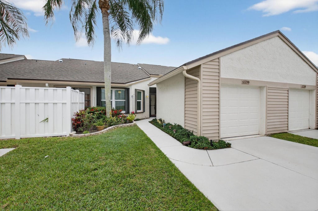 Photo of 12239 Forest Greens Drive #12239, Boynton Beach, FL 33437 (MLS # F10547907)