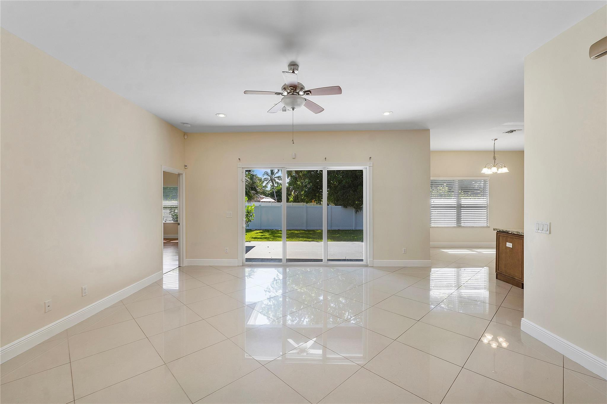 3337 NE 10th Ave