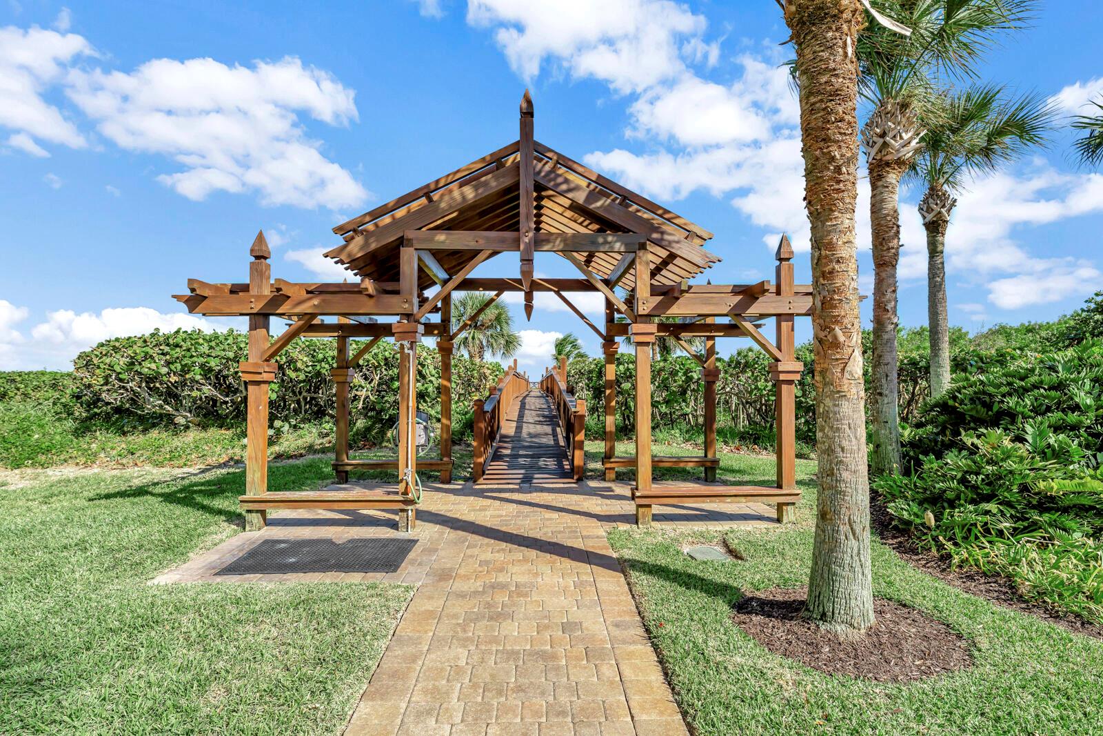 GRAND ISLE OF NORTH HUTCH - Residential