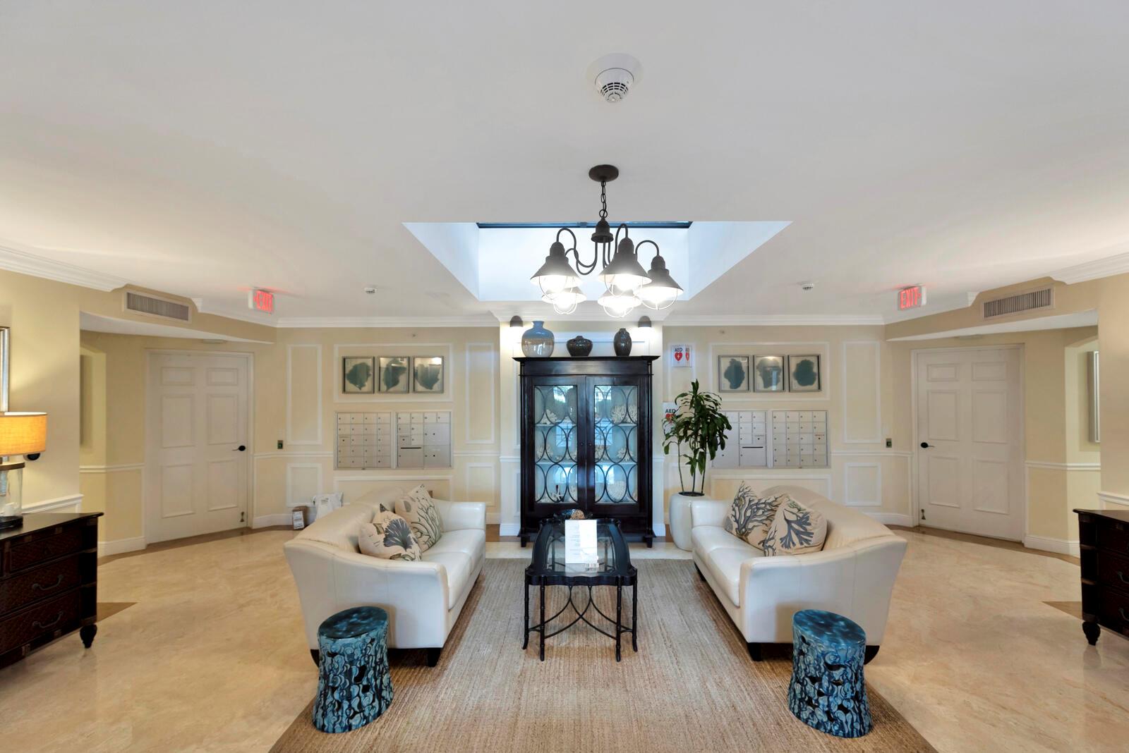 GRAND ISLE OF NORTH HUTCH - Residential