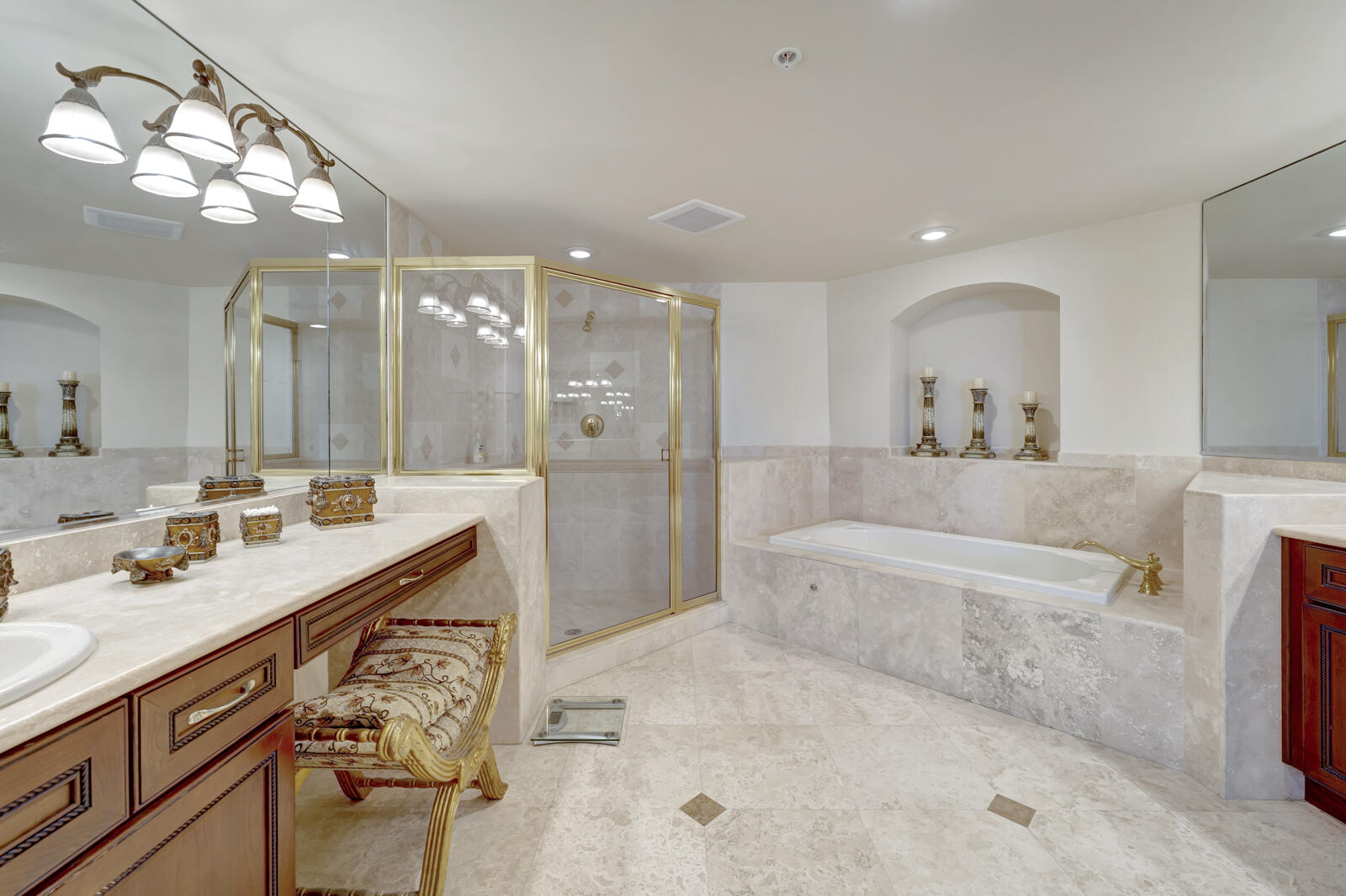 GRAND ISLE OF NORTH HUTCHINSON ISLAND CONDOMINIUM - Residential