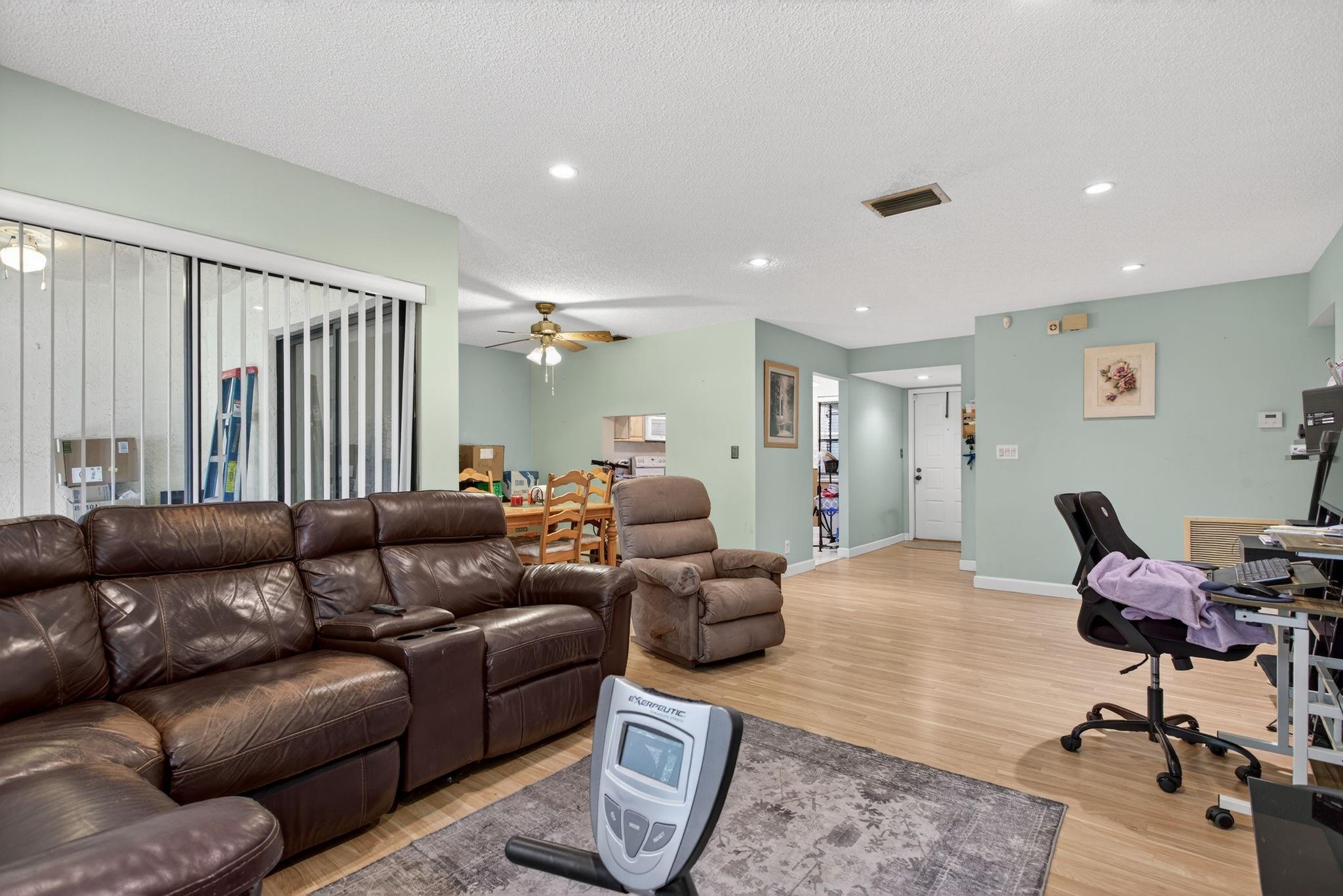 4187 NW 22nd St 275H