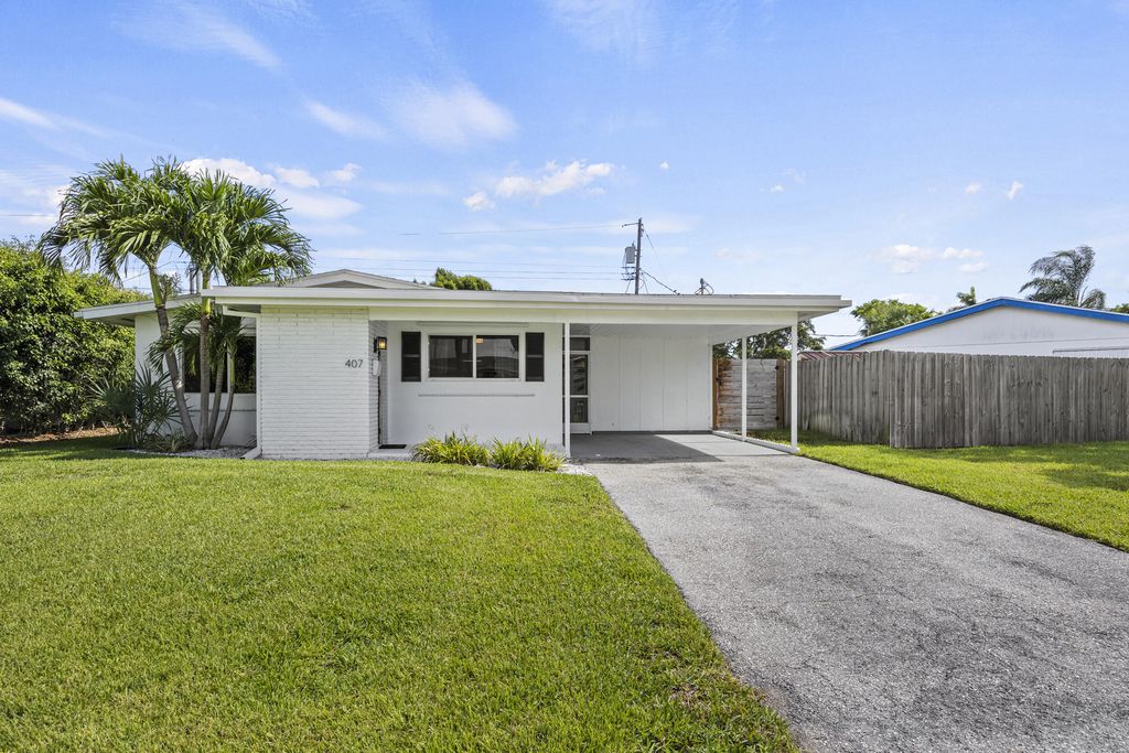 Photo of 407 Riverside Drive, Palm Beach Gardens, FL 33410 (MLS # R11099705)