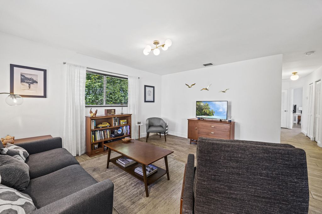 Photo of 407 Riverside Drive, Palm Beach Gardens, FL 33410 (MLS # R11099705)