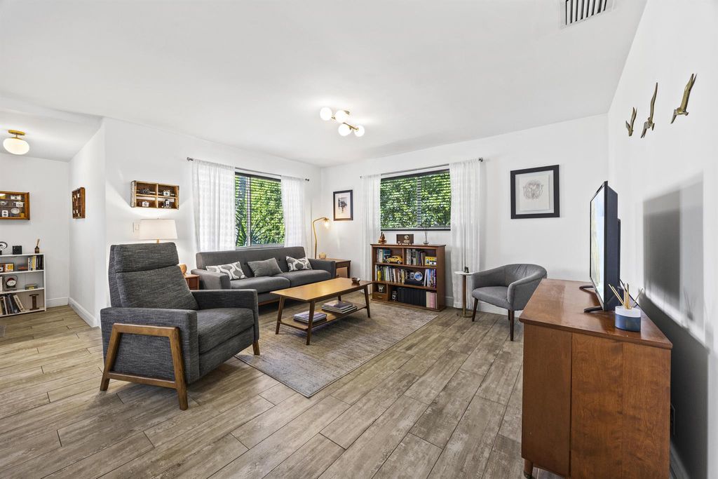 Photo of 407 Riverside Drive, Palm Beach Gardens, FL 33410 (MLS # R11099705)