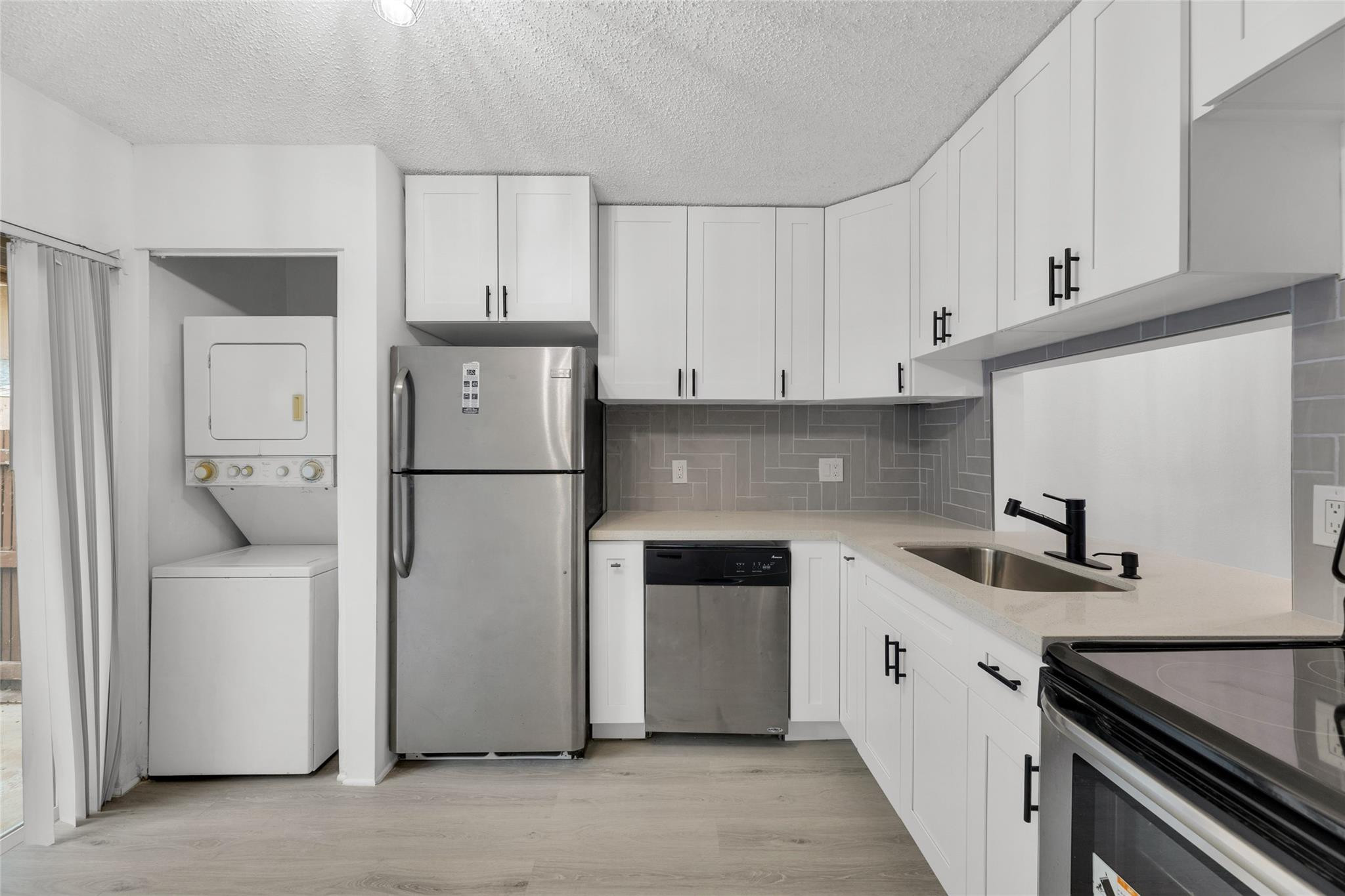 LAKEWOOD EAST SEC 1 - Residential
