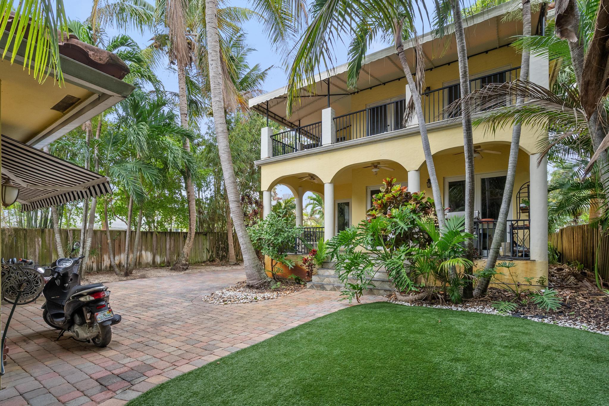 LAKE WORTH TOWN OF - Residential