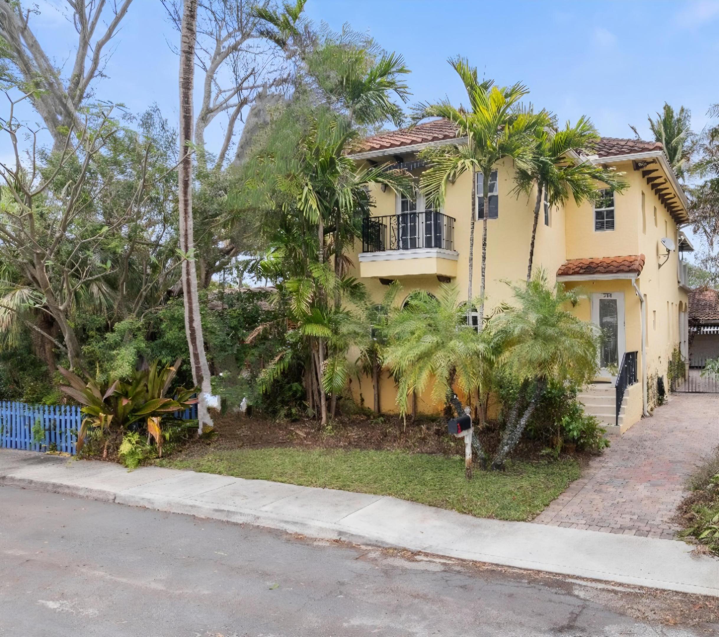 LAKE WORTH TOWN OF - Residential