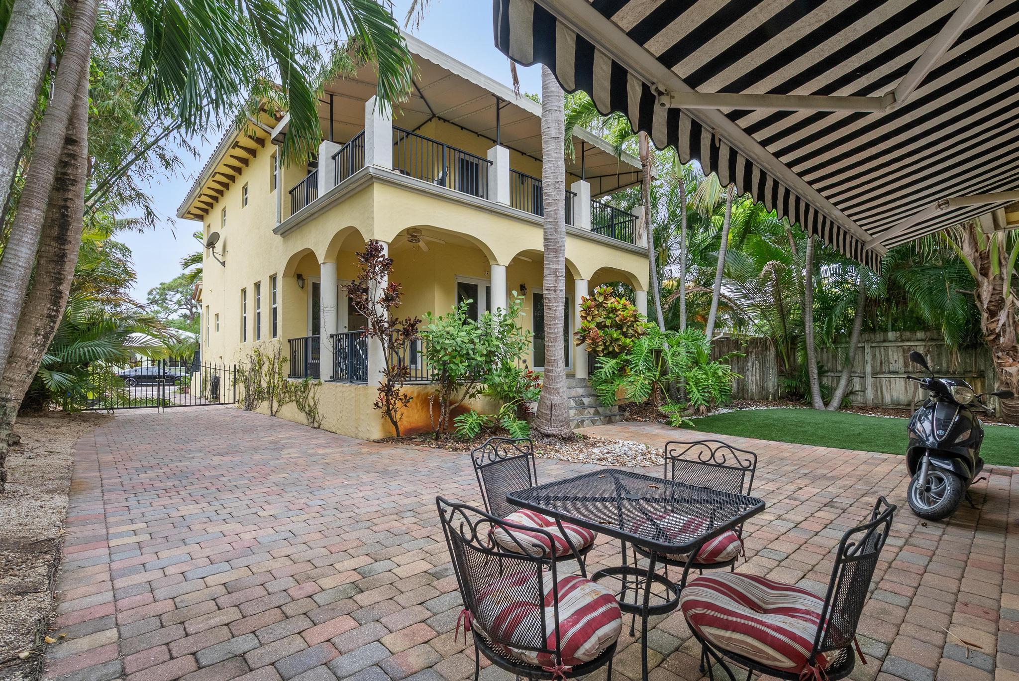 LAKE WORTH TOWN OF - Residential