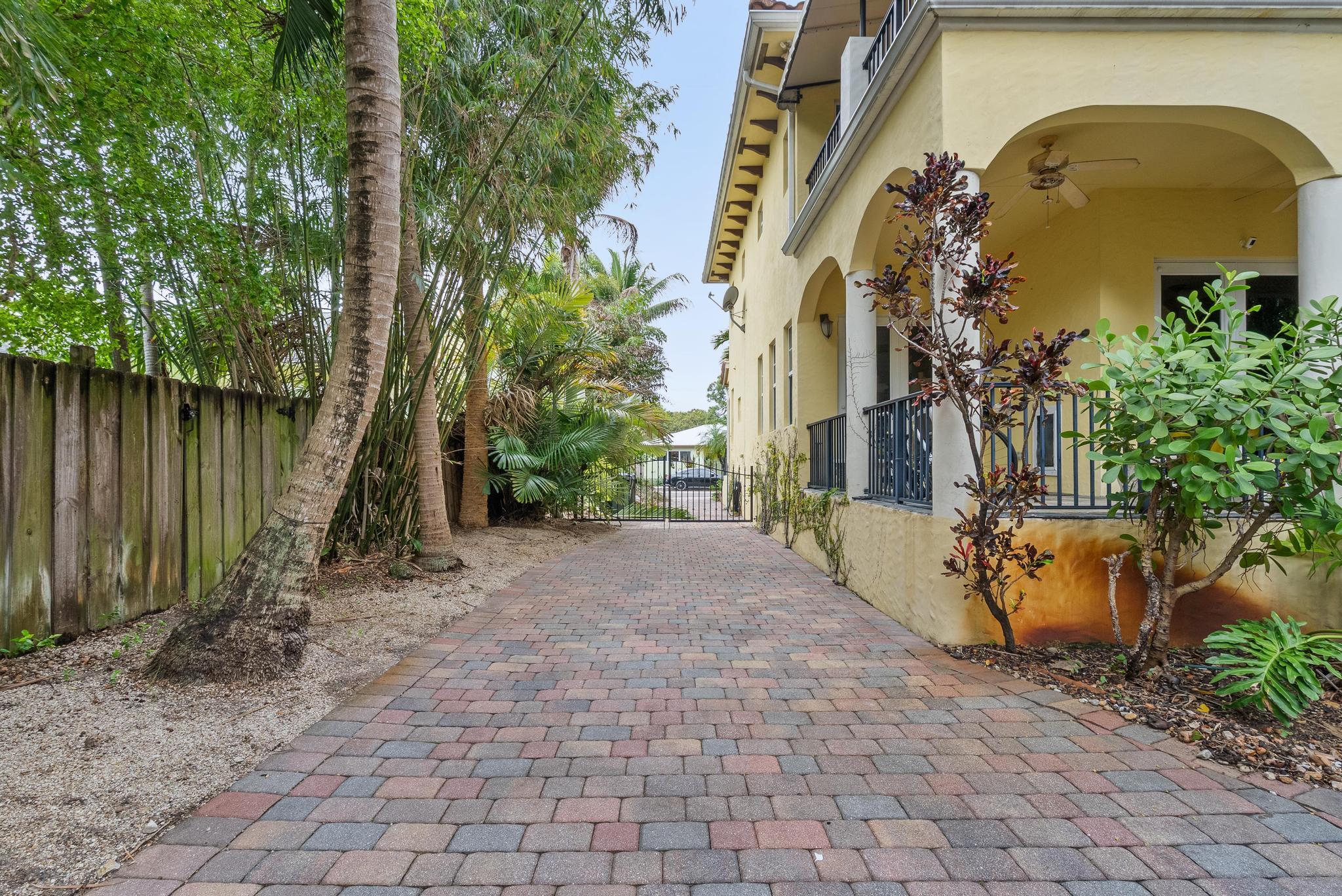 LAKE WORTH TOWN OF - Residential