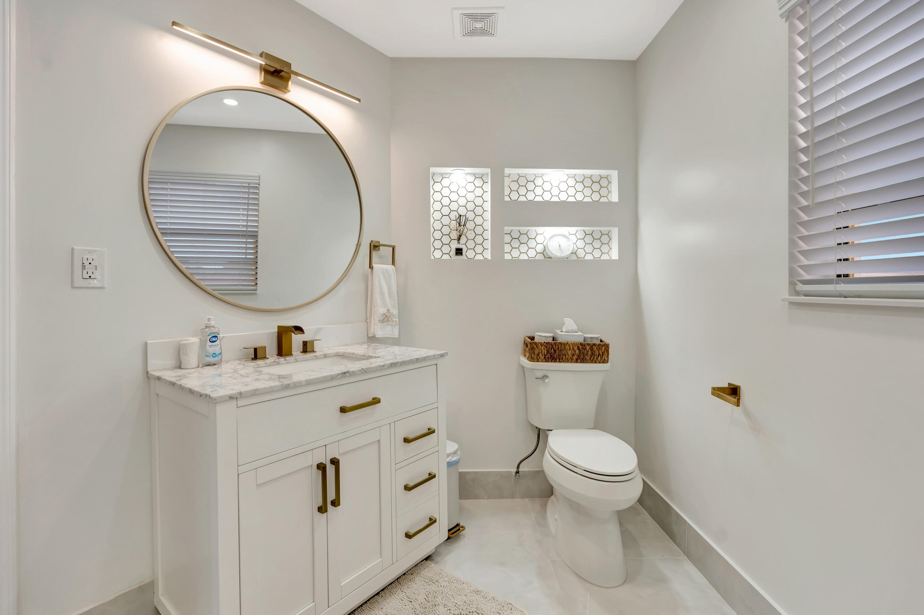 VILLA SONRISA CONDO - Residential