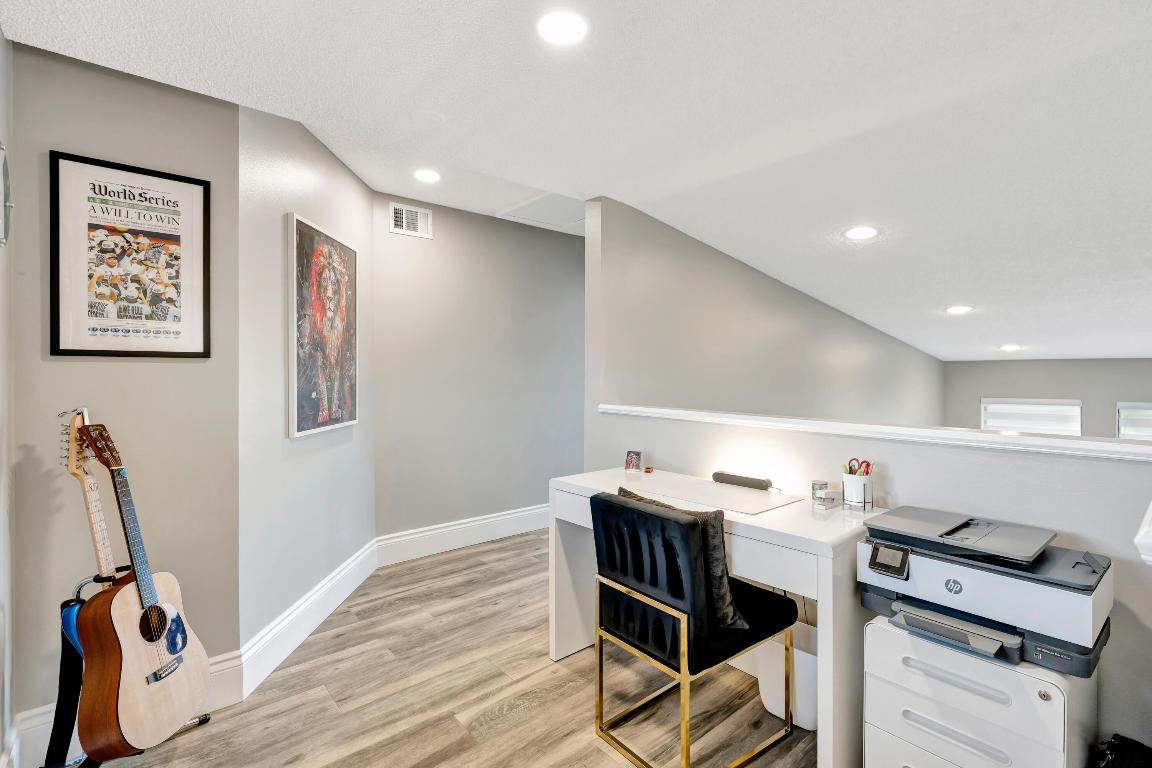 VILLA SONRISA CONDO - Residential