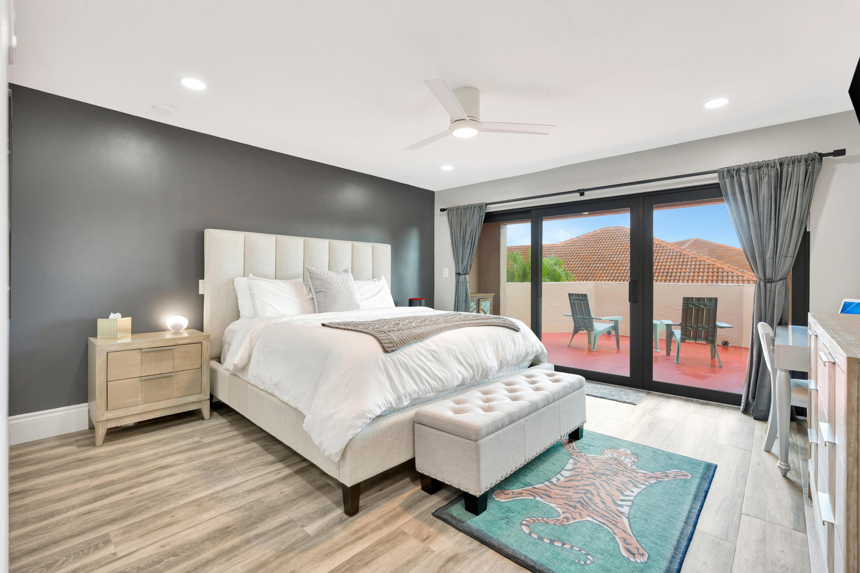 VILLA SONRISA CONDO - Residential