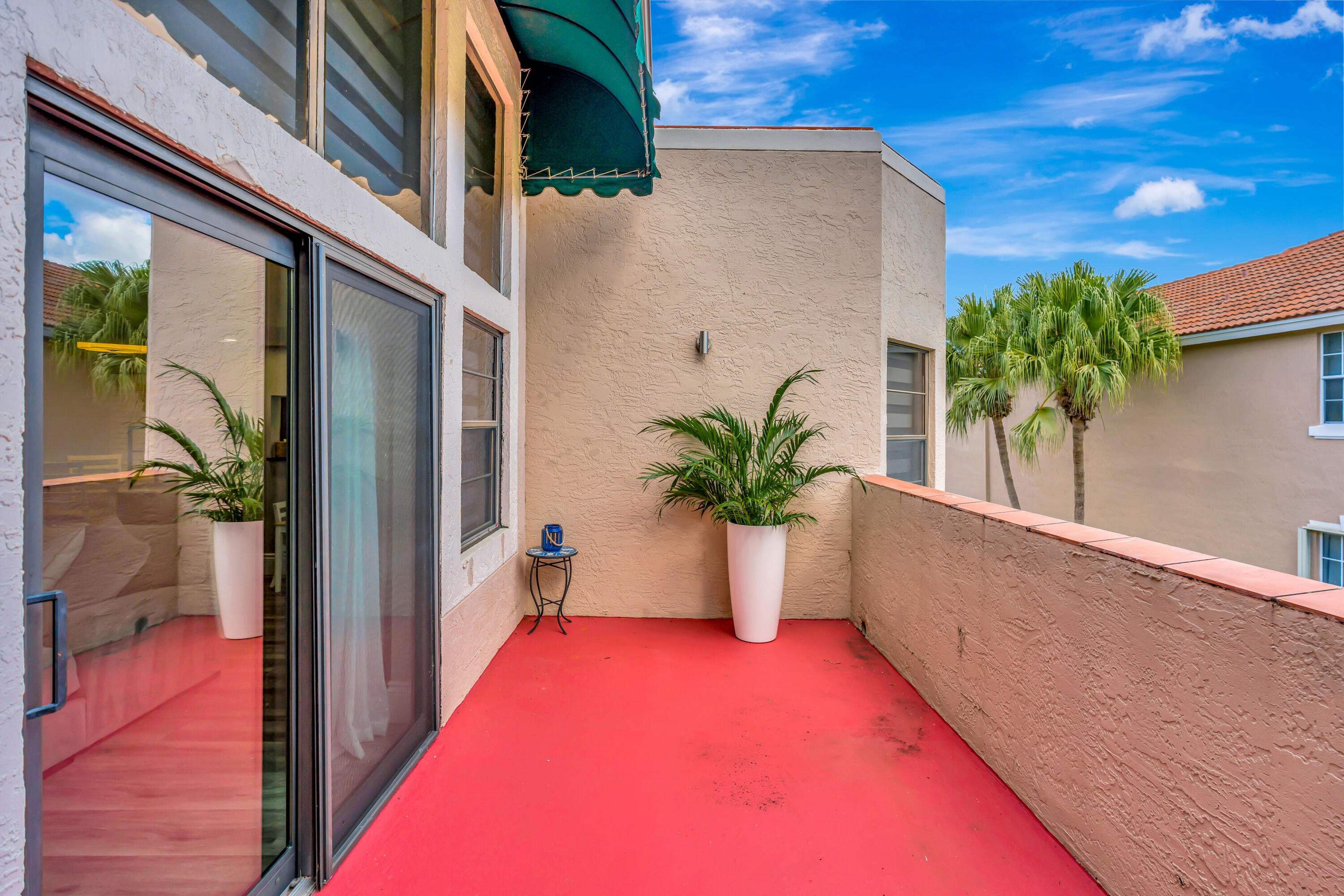 VILLA SONRISA CONDO - Residential