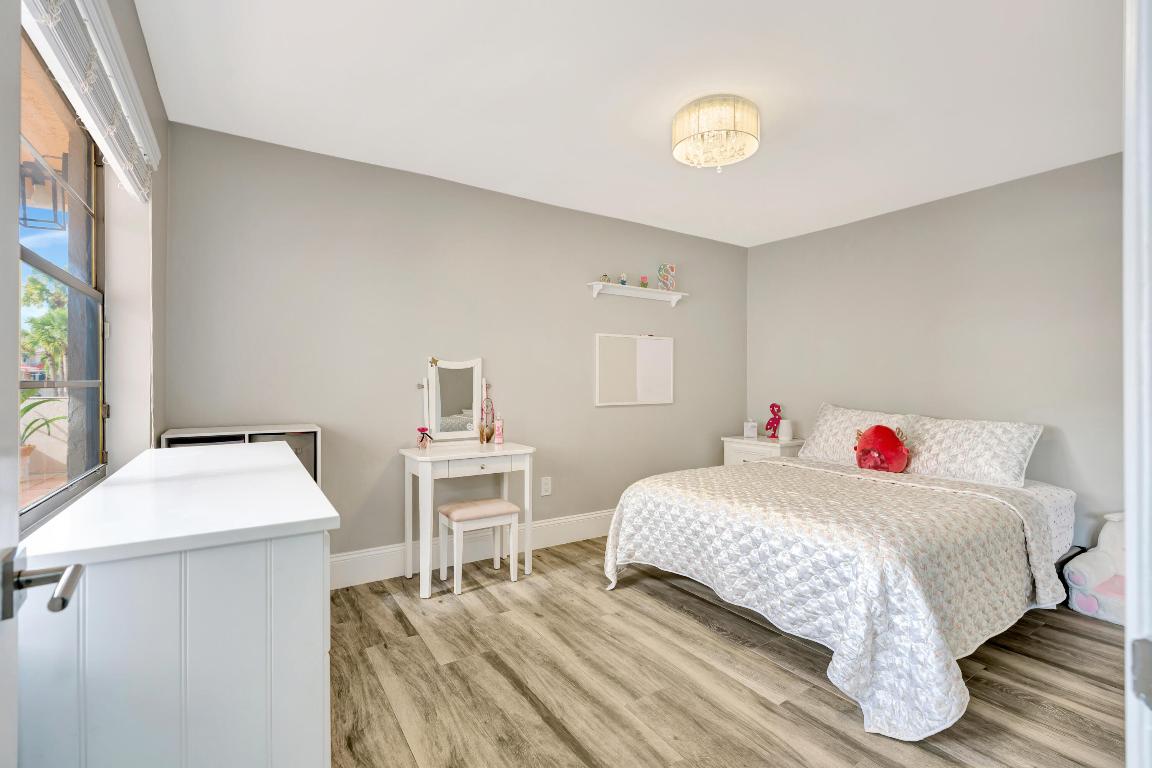 VILLA SONRISA CONDO - Residential