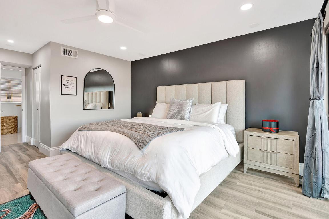 VILLA SONRISA CONDO - Residential