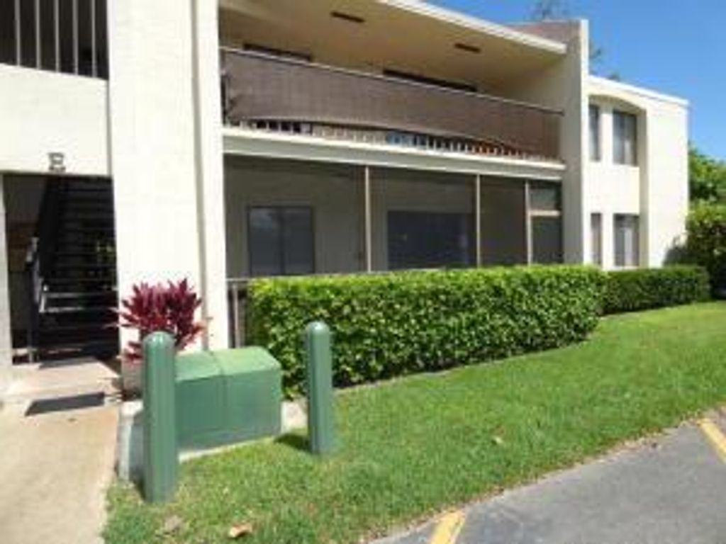 Photo of 150 Pineview Road #E3, Jupiter, FL 33469 (MLS # R11075613)