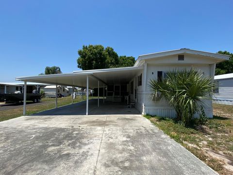 A home in Okeechobee