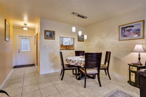 Condominium in Lauderdale Lakes FL 5141 Oakland Park Blvd Blvd 2.jpg