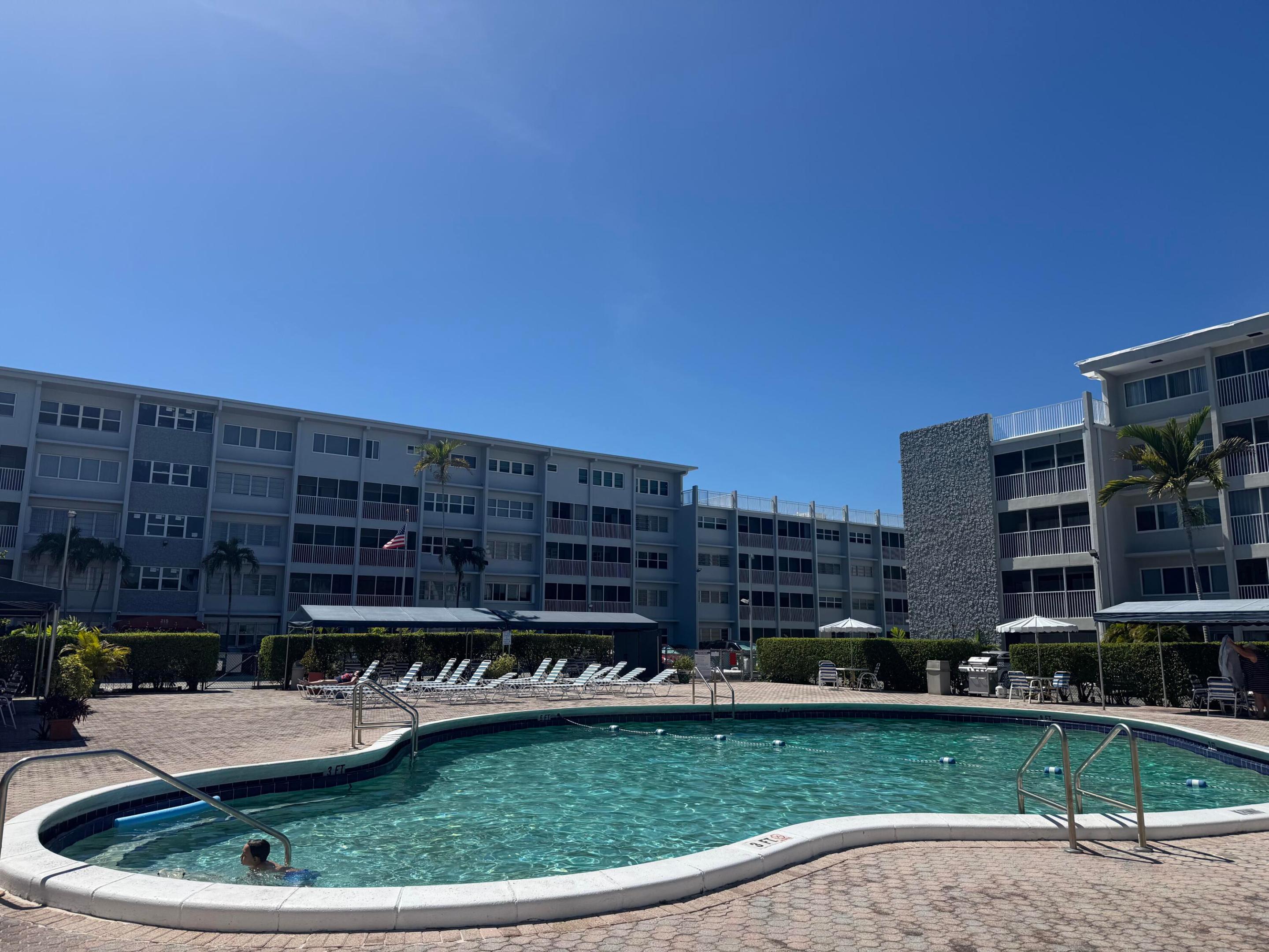 THIRD GULFSTREAM GARDEN - Residential Lease