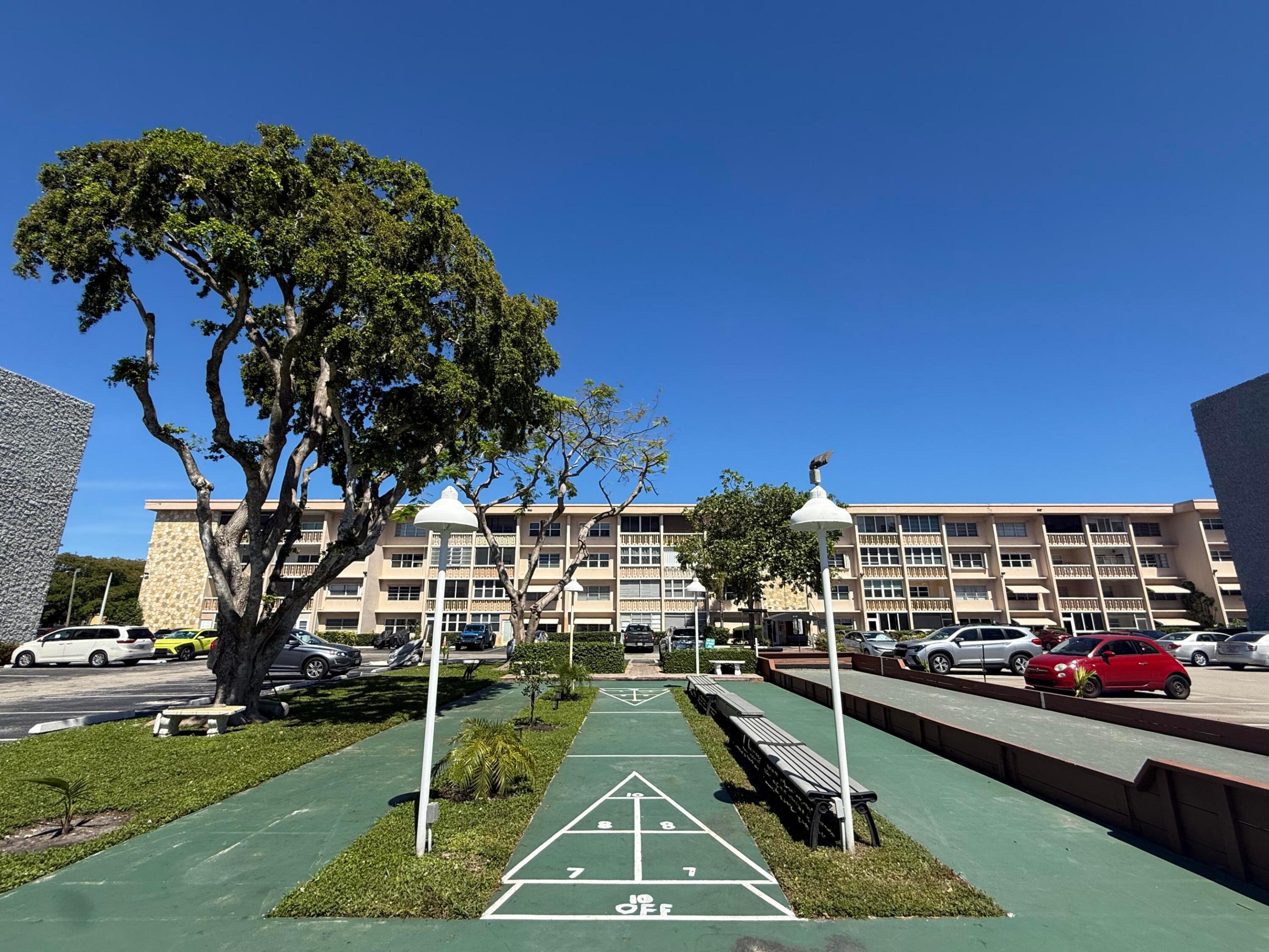 THIRD GULFSTREAM GARDEN - Residential Lease