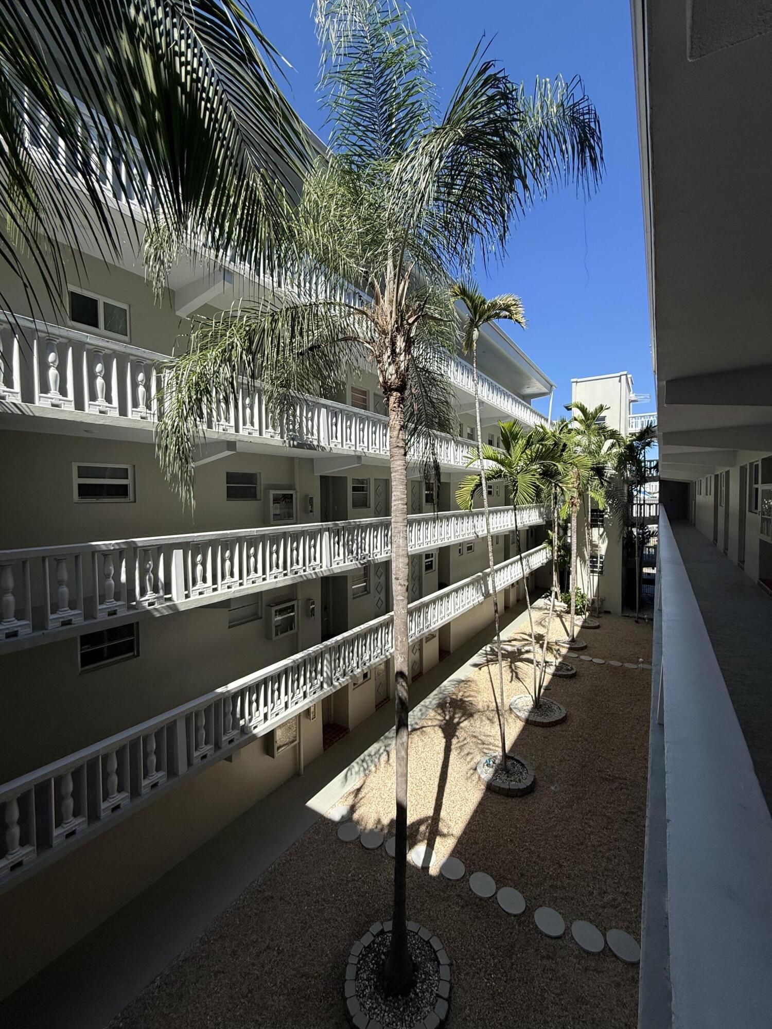 THIRD GULFSTREAM GARDEN - Residential Lease