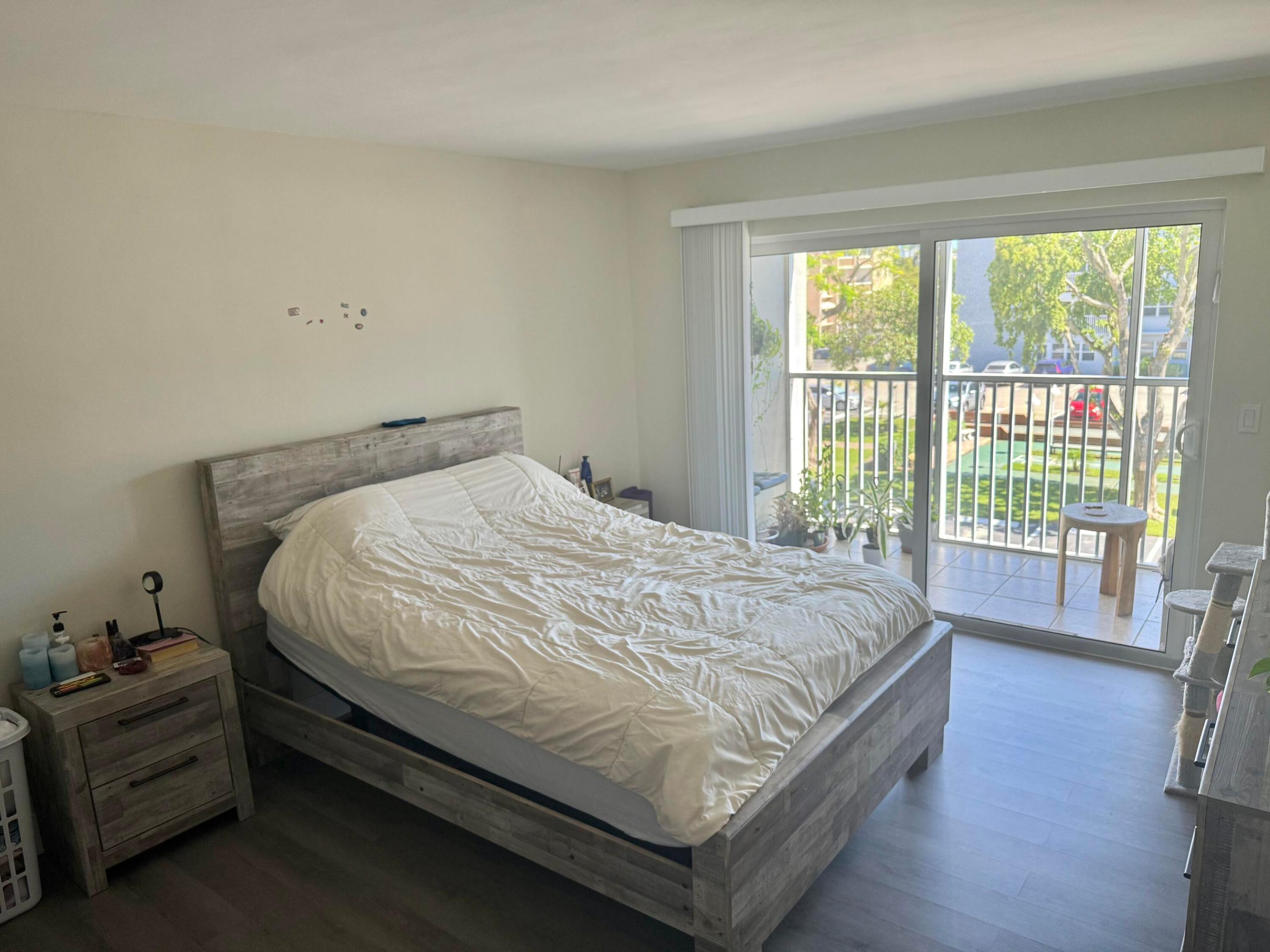 THIRD GULFSTREAM GARDEN - Residential Lease