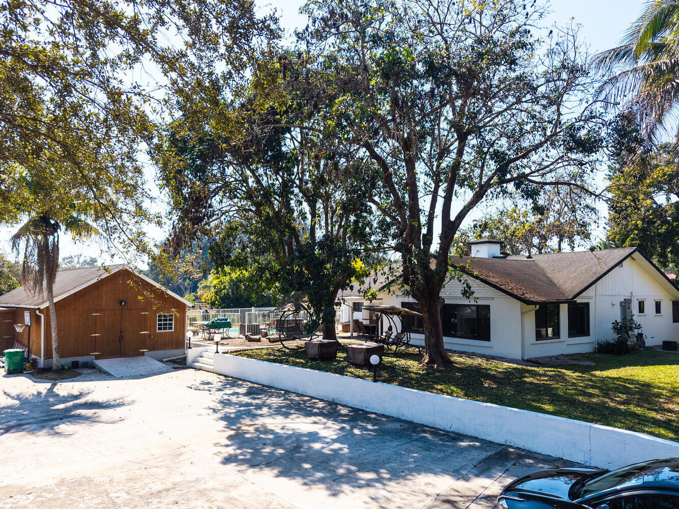 1710 SW 142nd Avenue, Davie, FL, 33325/$1,389,000 2 1710 SW 142nd Avenue