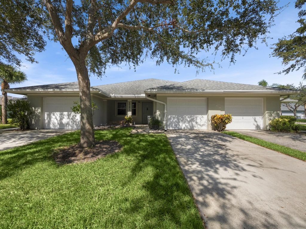 Photo of 1751 N Dovetail Drive #B, Fort Pierce, FL 34982 (MLS # R10915150)