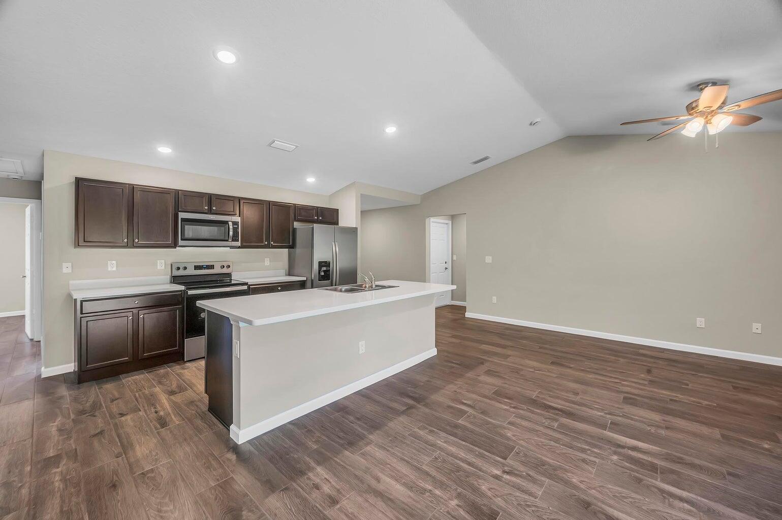 PORT ST LUCIE SECTION 25 - Residential Lease