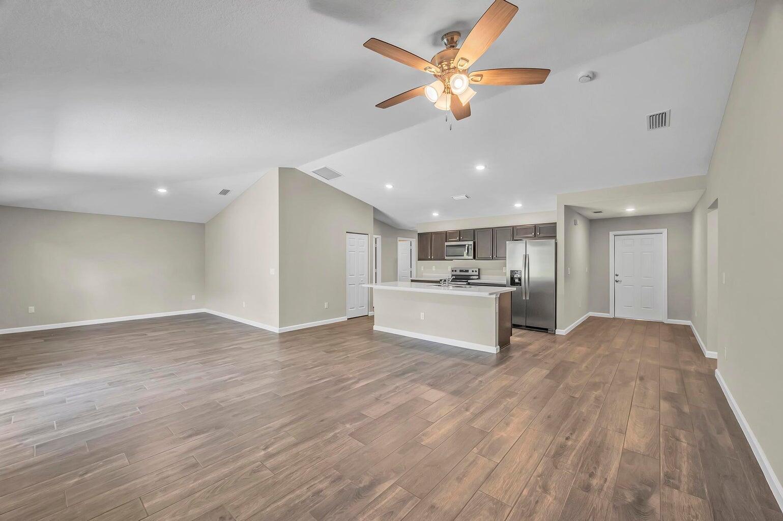 PORT ST LUCIE SECTION 25 - Residential Lease