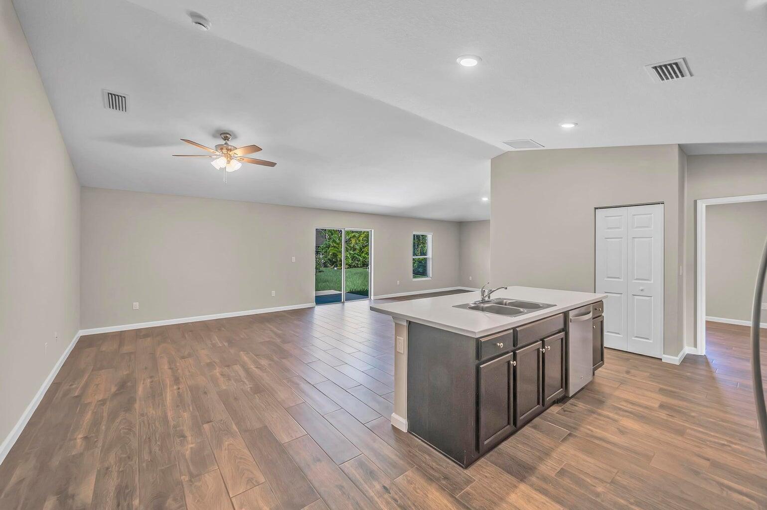 PORT ST LUCIE SECTION 25 - Residential Lease