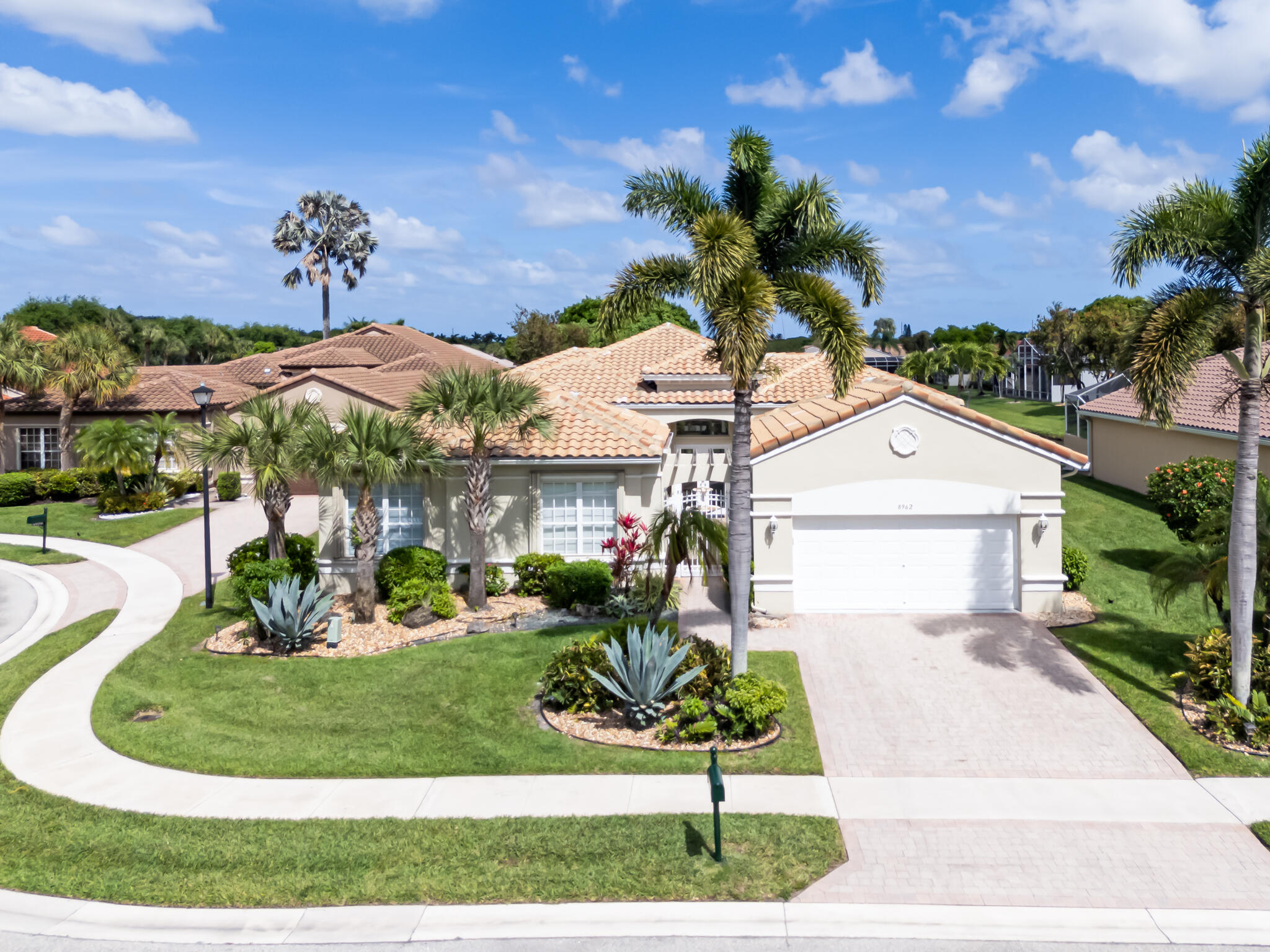 TUSCANY PAR E - Residential