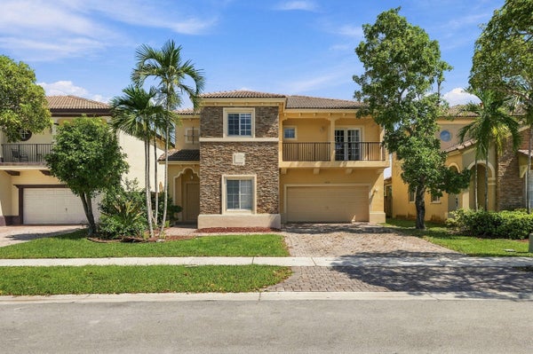 22121 SW 87TH PL, CUTLER BAY, FL 33190 - Image 4e9a5771155b5a8d93d078b4af1fcb7f/2639444315