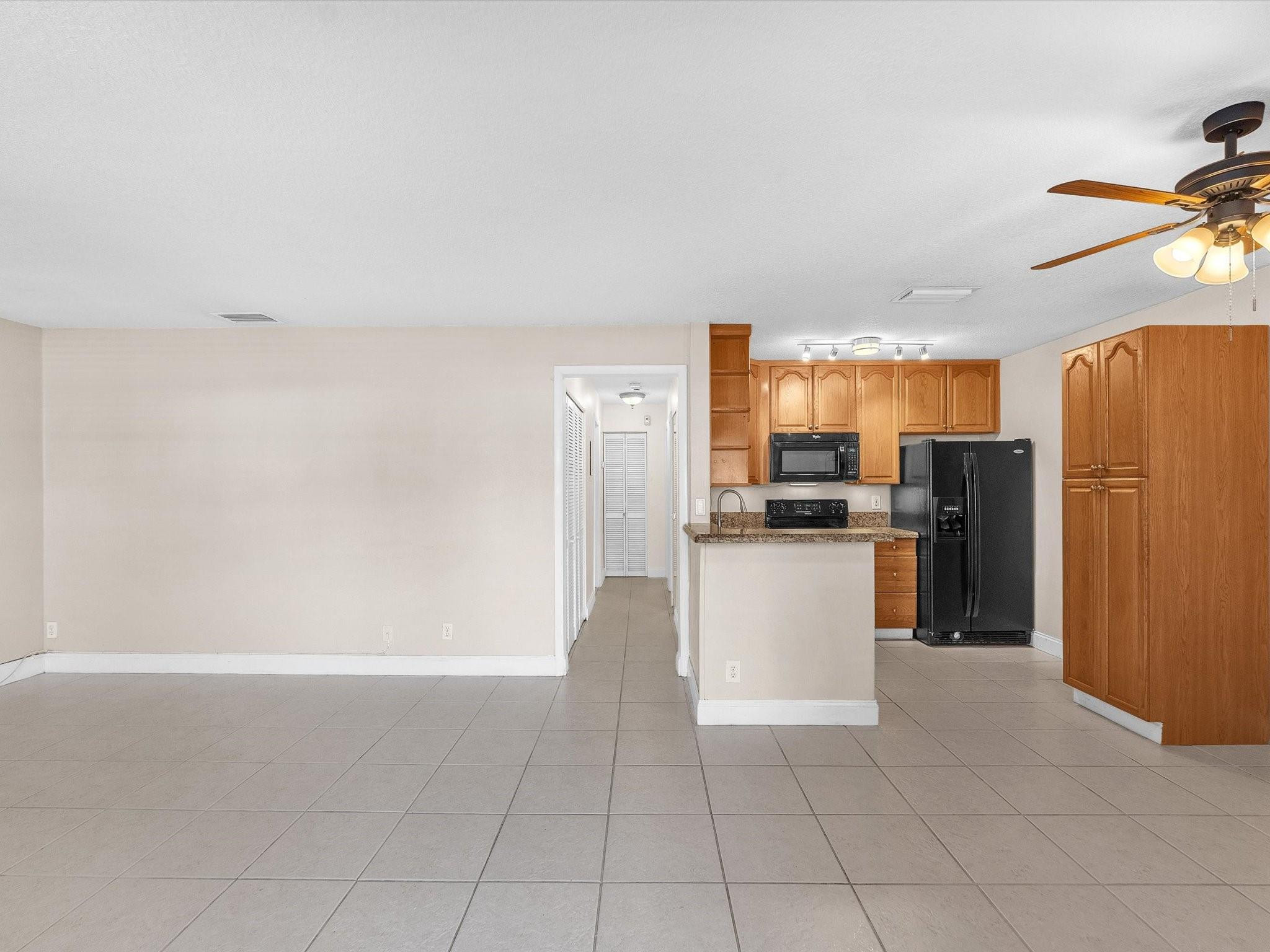 Country Park Condo - Residential Lease