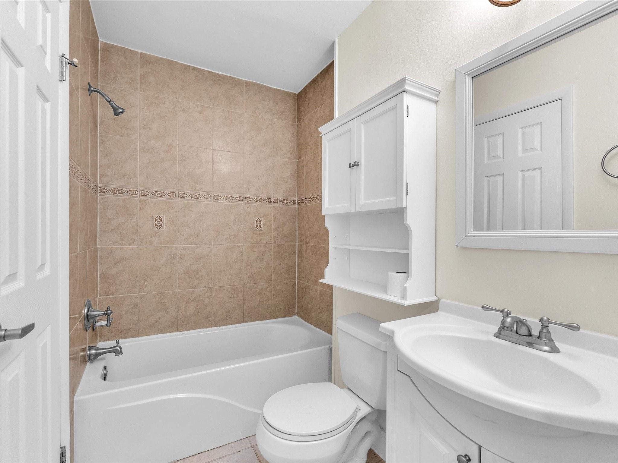 Country Park Condo - Residential Lease