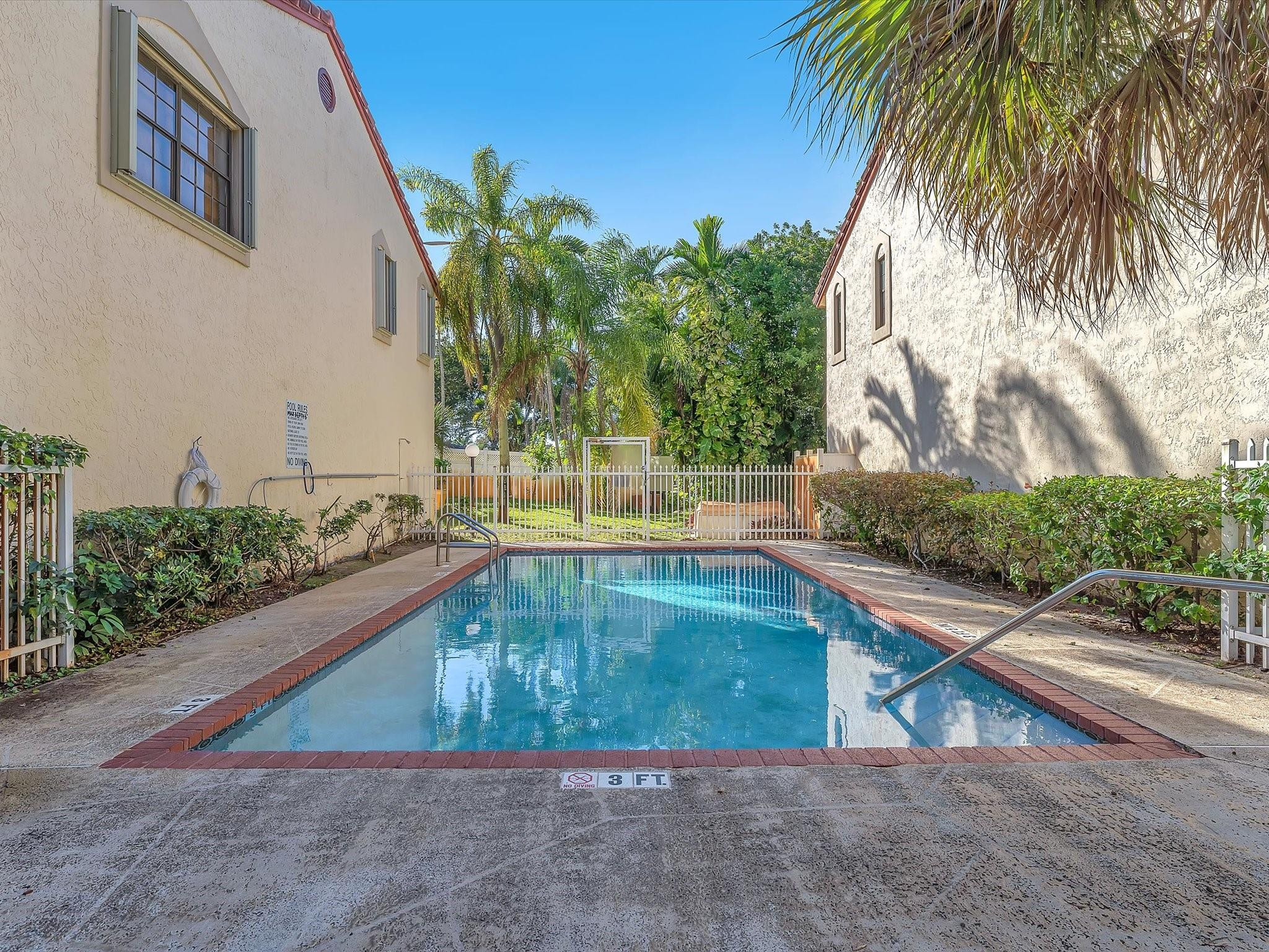 Country Park Condo - Residential Lease