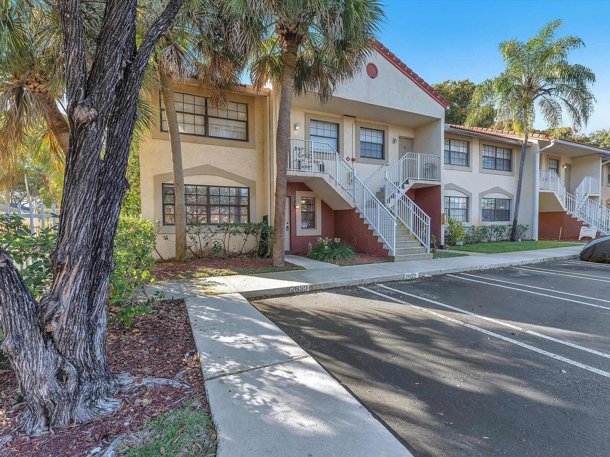 Country Park Condo - Residential Lease