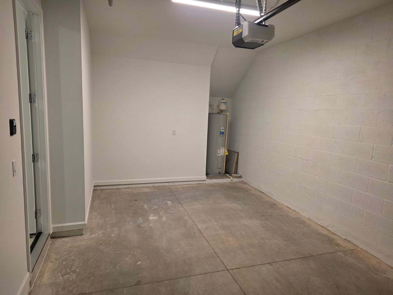 95 RIVERSIDE PUD PHASE IV (CAMELLIA) - Residential Lease