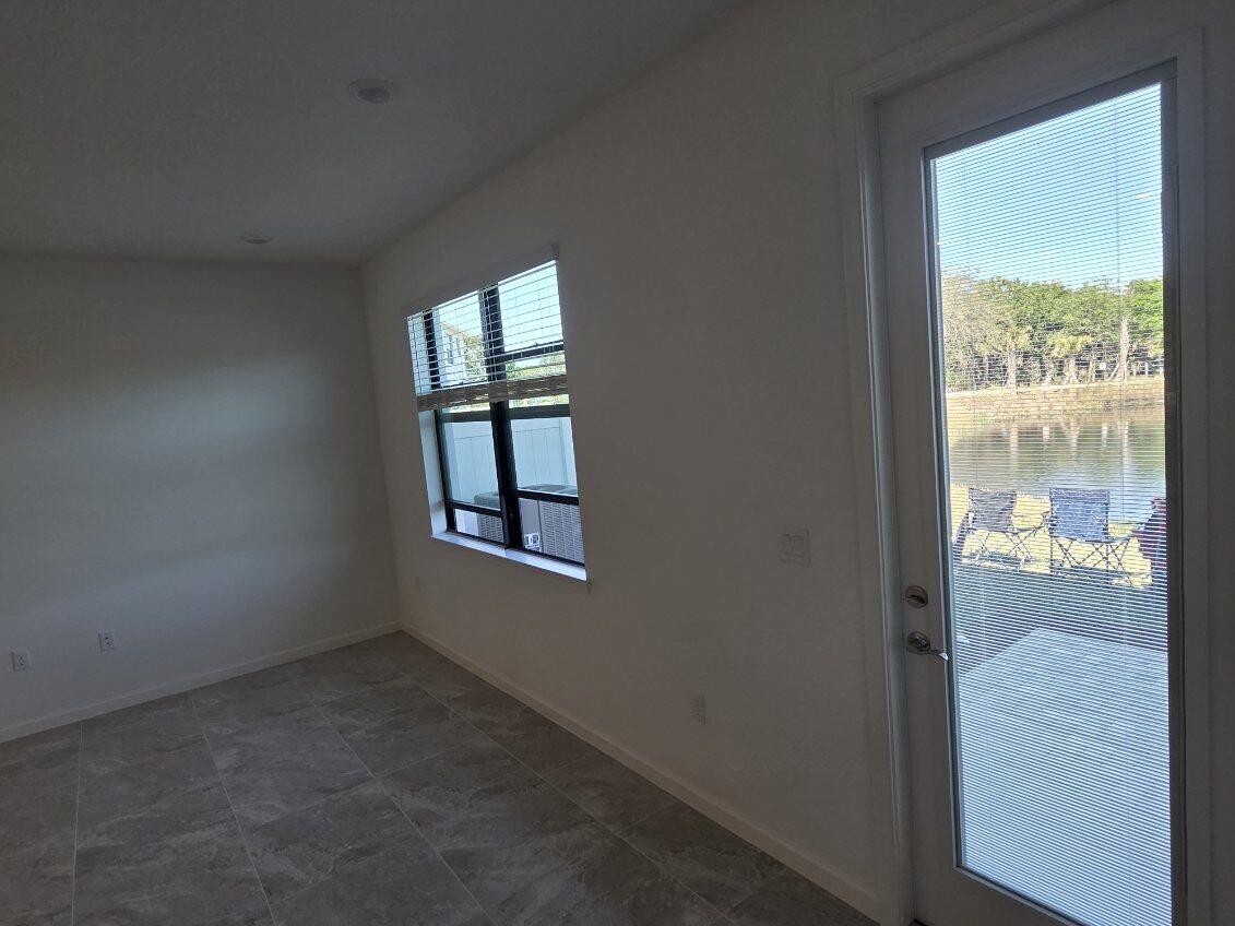 95 RIVERSIDE PUD PHASE IV (CAMELLIA) - Residential Lease