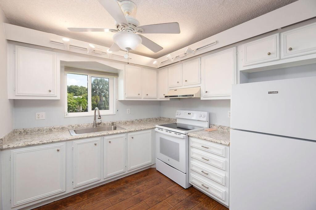Photo of 1212 NE 14th Court #M3, Jensen Beach, FL 34957 (MLS # R11091442)