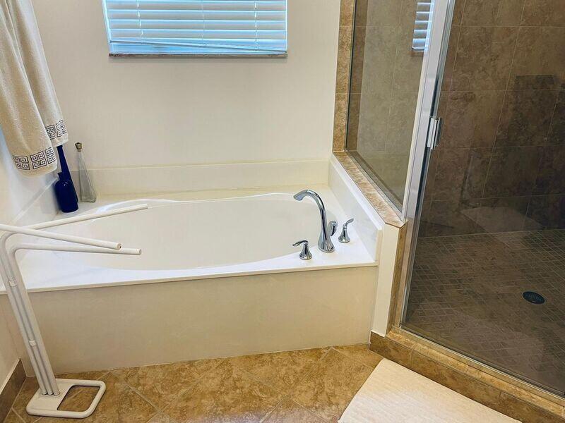 BLUE LAKE TOWNHOMES - Residential Lease